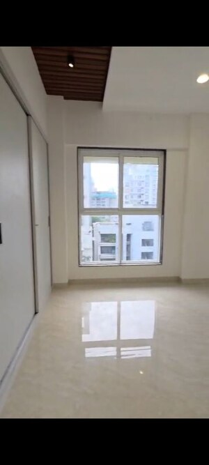 Room in 2 BHK Apartment at DB Park, Marzban Parsi Colony – for Rent