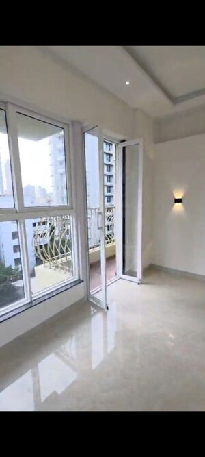 Room in 2 BHK Apartment at DB Park, Marzban Parsi Colony – for Rent