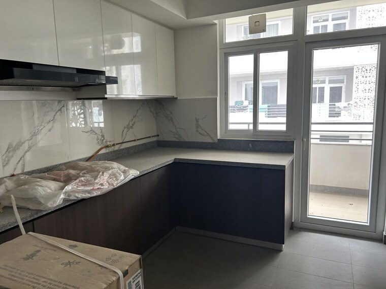 Kitchen, dlf-alameda 5 Bedroom 536 Sq.Mt. Builder Floor In Sector 73 Gurgaon 10765221