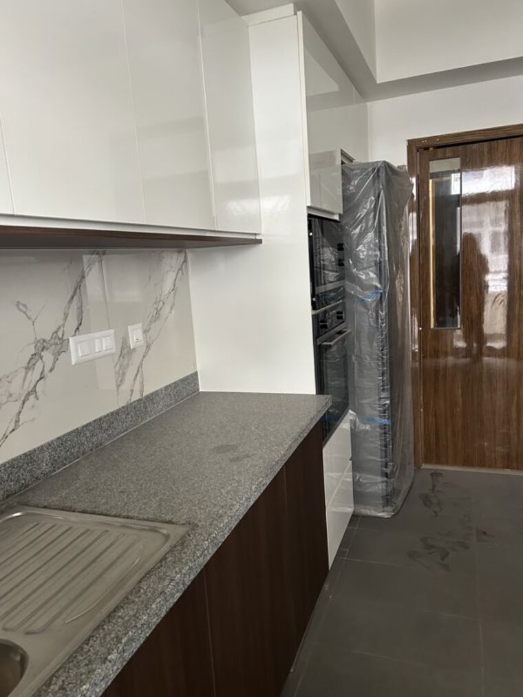 Kitchen, dlf-alameda 5 Bedroom 536 Sq.Mt. Builder Floor In Sector 73 Gurgaon 10765221