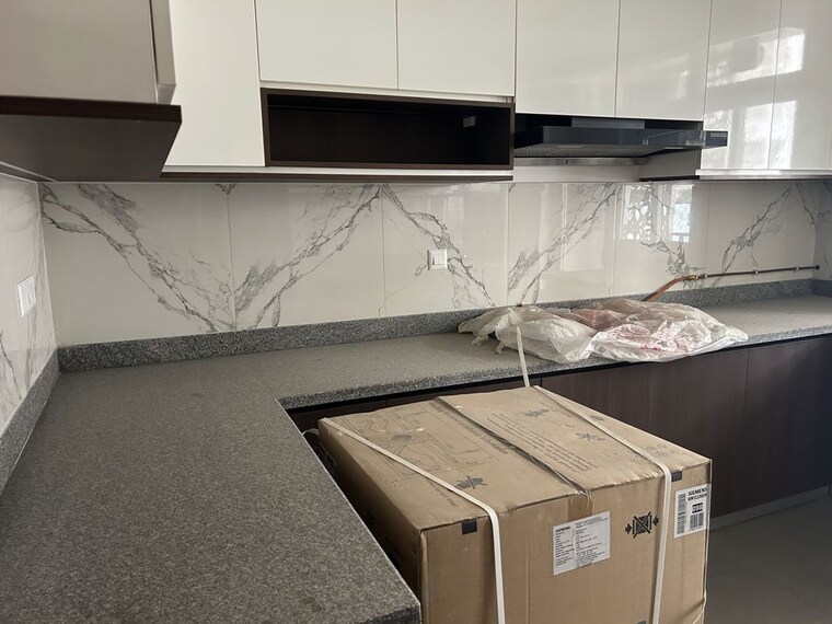 Kitchen, dlf-alameda 5 Bedroom 536 Sq.Mt. Builder Floor In Sector 73 Gurgaon 10765221