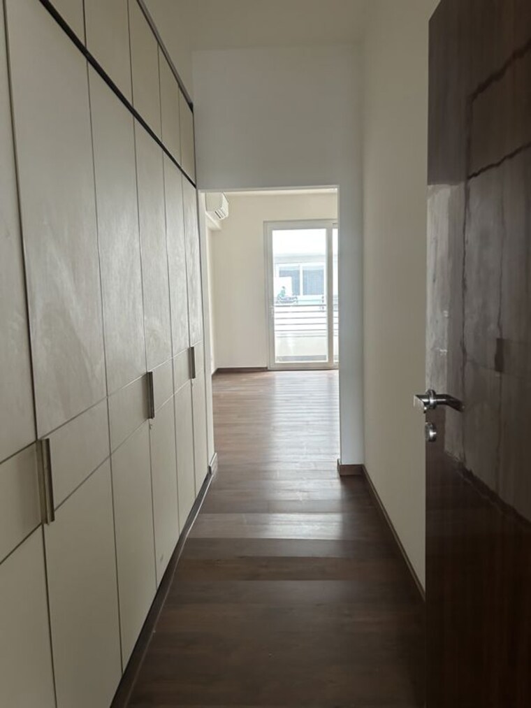 Room, dlf-alameda 5 Bedroom 536 Sq.Mt. Builder Floor In Sector 73 Gurgaon 10765221