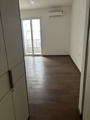 Room in 5 BHK Builder Floor at DLF Alameda, Sector 73 – for Sale