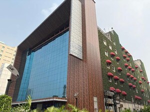  Office Space For Sale in Logix Techno Park, Sector 127
