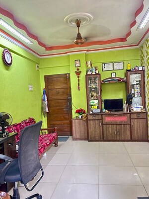 Room in 1 BHK Apartment at Thane West – for Rent
