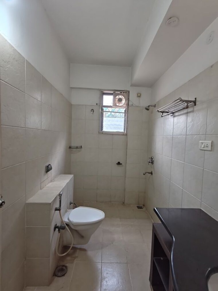 Bathroom, waterwoods 4 Bedroom 3356 Sq.Ft. Apartment In Whitefield Bangalore 10765301