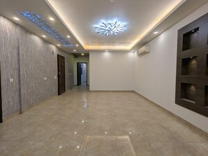 Room in 4 BHK Apartment at Aradhya Homes, Sector 67a – for Sale