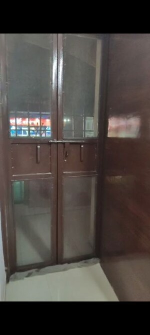 Furnished Amenities in 2 BHK Builder Floor at Pratap Vihar – for Sale