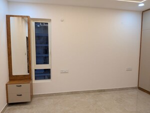 Room in 3 BHK Apartment at Aurobindo Kohinoor, Serilingampally – for Rent