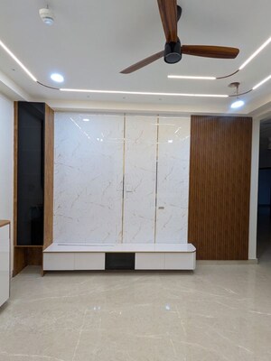 Room in 3 BHK Apartment at Aurobindo Kohinoor, Serilingampally – for Rent