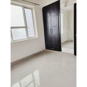 Room in 2.5 BHK Apartment at Logix Blossom Greens, Sector 143 – for Sale
