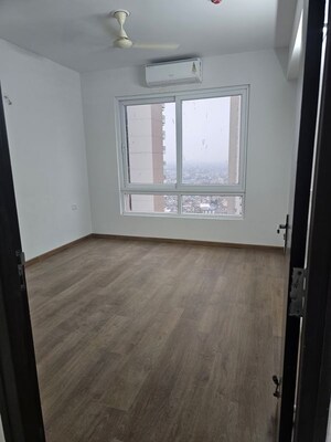 Room in 2 BHK Apartment at Hero Homes Palatial, Sector 104 – for Rent