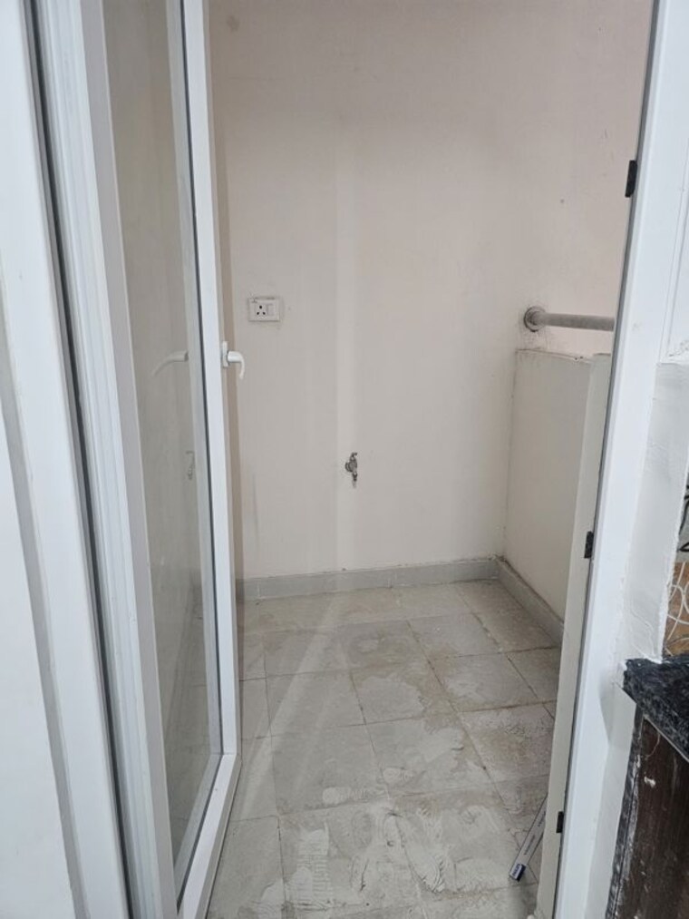 Balcony, hero-homes-palatial 2 Bedroom 1680 Sq.Ft. Apartment In Sector 104 Gurgaon 10765329
