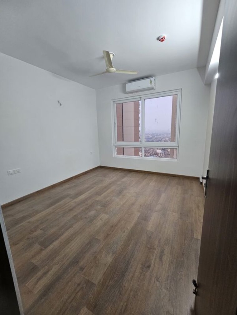 Room, hero-homes-palatial 2 Bedroom 1680 Sq.Ft. Apartment In Sector 104 Gurgaon 10765329