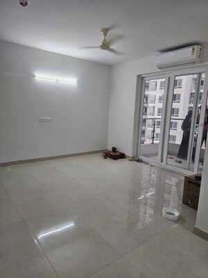 Room in 2 BHK Apartment at Hero Homes Palatial, Sector 104 – for Rent