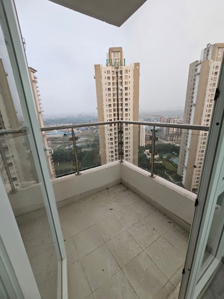 Balcony, hero-homes-palatial 2 Bedroom 1680 Sq.Ft. Apartment In Sector 104 Gurgaon 10765329