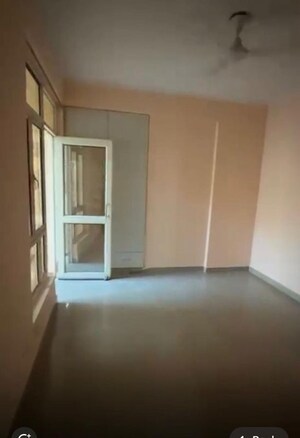 Room in 3 BHK Apartment at Supertech Ecociti, Sector 137 – for Sale