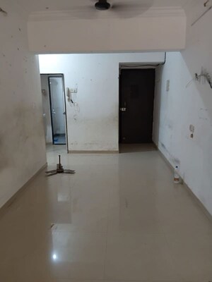 Bathroom in 1 BHK Apartment at Garden Tower, Kandivali East – for Rent
