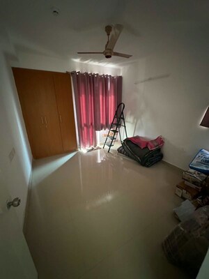 Room in 3 BHK Apartment at RG Luxury Homes, Sector 16b Greater Noida – for Rent