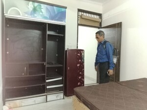 Parking in 1 BHK Builder Floor at Dwarka Mor – for Rent