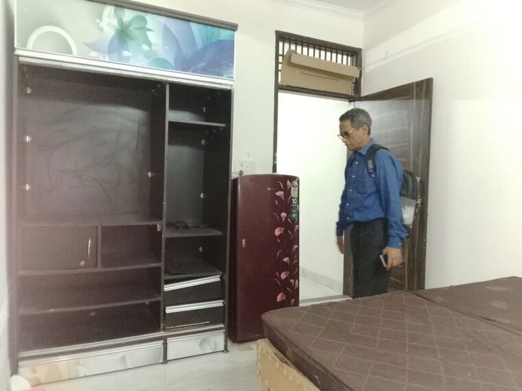  Parking, dwarka mor 1 Bedroom 450 Sq.Ft. Builder Floor In Dwarka Mor Delhi 10765375