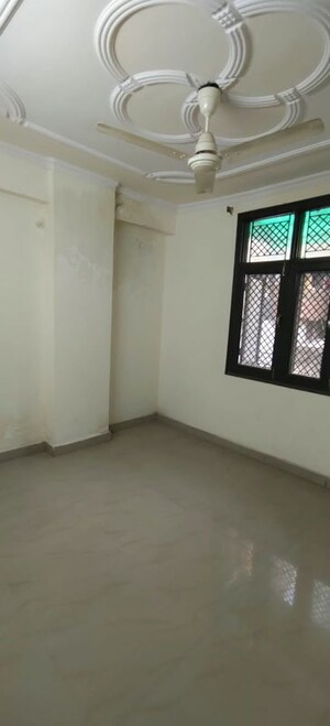Room in 2 BHK Builder Floor at Dwarka Mor – for Rent