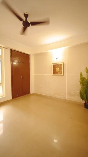 Room in 2.5 BHK Apartment at Supertech Ecociti, Sector 137 – for Sale