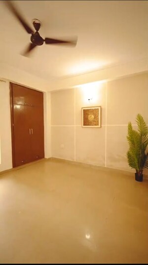 Room in 2.5 BHK Apartment at Supertech Ecociti, Sector 137 – for Sale