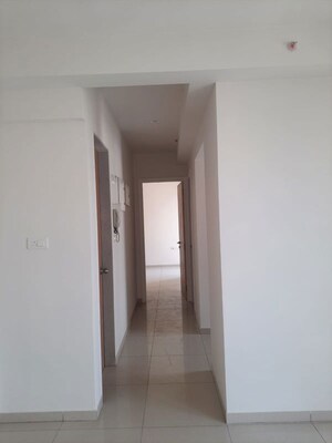  1 BHK Apartment at Shree Vaishnavi Heights Ghodbunder Road, Ghodbunder Road – for Rent