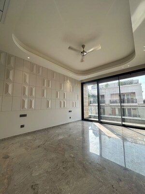 Room in 4 BHK Builder Floor at Greater Kailash – for Sale