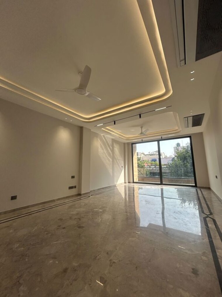 Room, greater kailash 4 Bedroom 500 Sq.Yd. Builder Floor In Greater Kailash Delhi 10765399