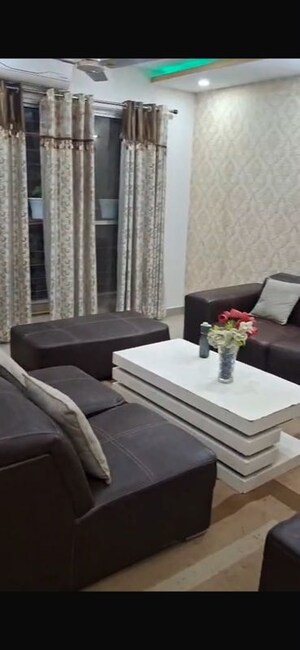 Team Area in 2 BHK Apartment at Ansal Celebrity Meadows, Sushant Golf City – for Rent