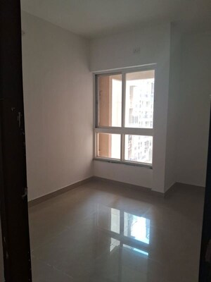 Room in 2 BHK Apartment at Dahisar East – for Rent