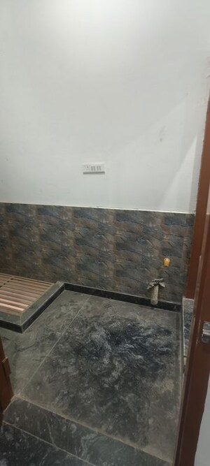  2 BHK Independent House at Kalindi Vihar – for Rent