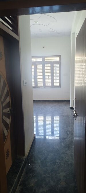 Room in 2 BHK Independent House at Kalindi Vihar – for Rent