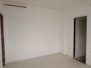 Room in 2 BHK Apartment at Skyline Sparkle, Bhandup West – for Rent