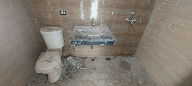 Bathroom, sector 76 3 Bedroom 1375 Sq.Ft. Apartment In Sector 76 Noida 10765475