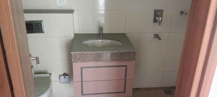 Bathroom, godrej-nest 3.5 Bedroom 2062 Sq.Ft. Apartment In Sector 150 Noida 10765489