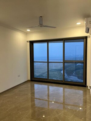 Room in 3 BHK Apartment at The Park Residency Andheri, Andheri West – for Rent