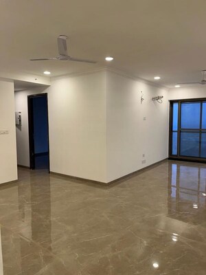 Room in 3 BHK Apartment at The Park Residency Andheri, Andheri West – for Sale