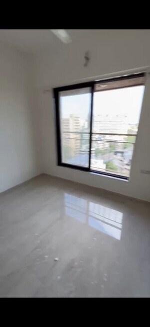 Room in 2 BHK Apartment at Paradigm Antalya, Oshiwara – for Rent