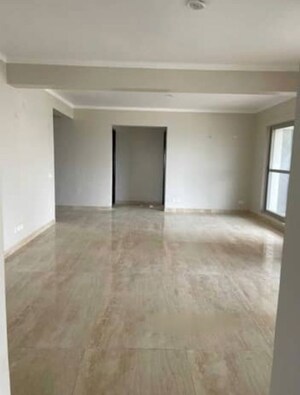 Room in 3 BHK Apartment at Tulsiani Golf View, Gomti Nagar – for Rent