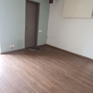 Room in 3 BHK Apartment at Emaar Palm Select, Sector 77 – for Rent