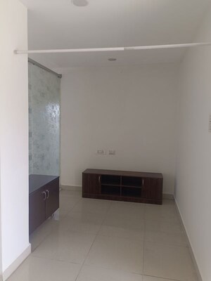 Furnished Amenities in 3 BHK Apartment at Kingston Palace Begumpet, Begumpet – for Rent