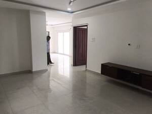 Room in 3 BHK Apartment at Kingston Palace Begumpet, Begumpet – for Rent