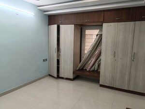 Room in 3 BHK Apartment at Legend Apartment Somajiguda, Somajiguda – for Rent