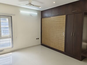 Room in 3 BHK Apartment at Legend Apartment Somajiguda, Somajiguda – for Rent