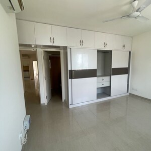 Room in 4 BHK Apartment at Emaar Emerald Floors Premier, Sector 65 – for Rent