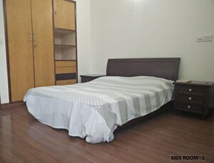 Bedroom in 5 BHK Villa at Unitech Vista Villas, Sector 45 – for Rent