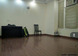 Room in 5 BHK Villa at Unitech Vista Villas, Sector 45 – for Rent